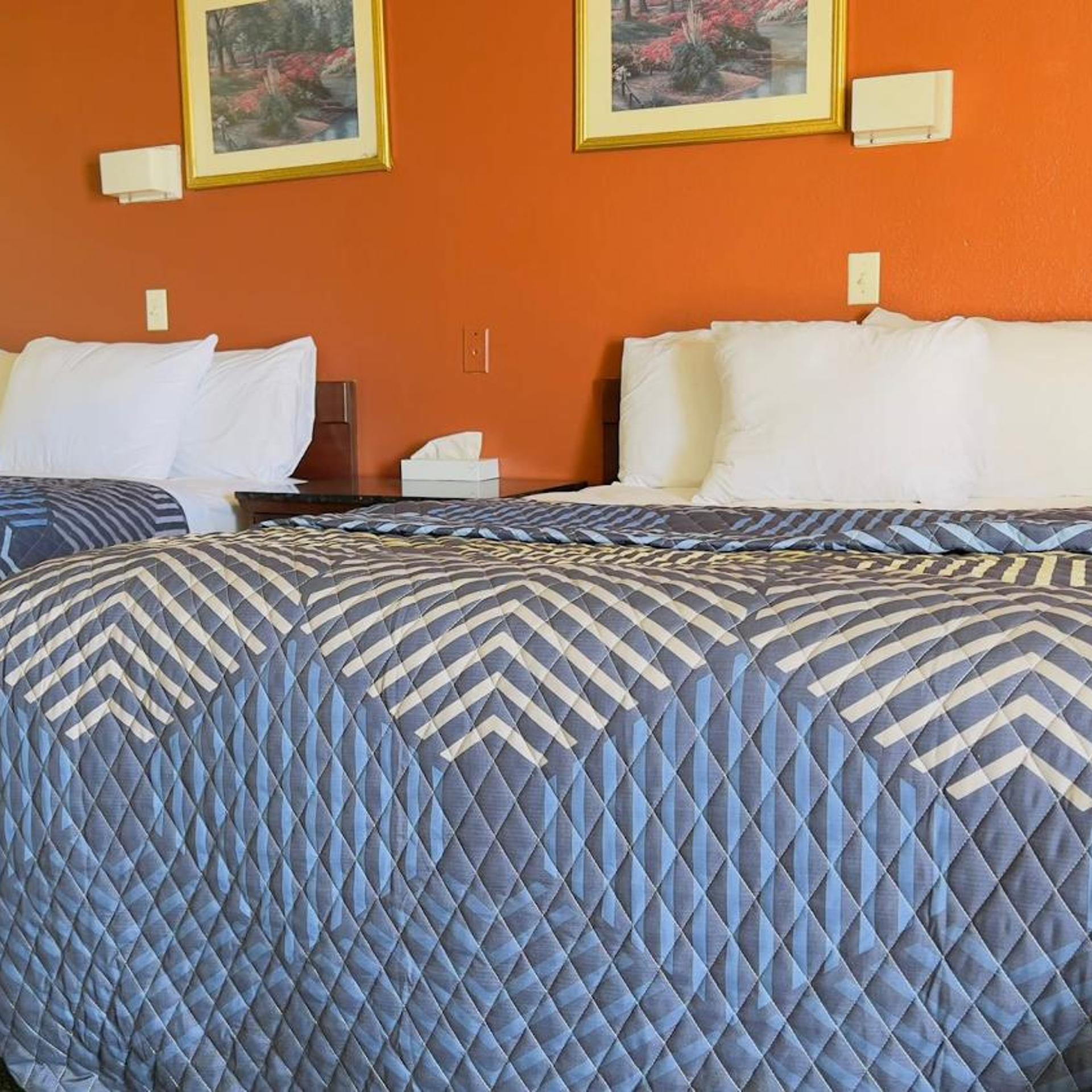 TRAVELERS LODGE EADS COLORADO 15/50