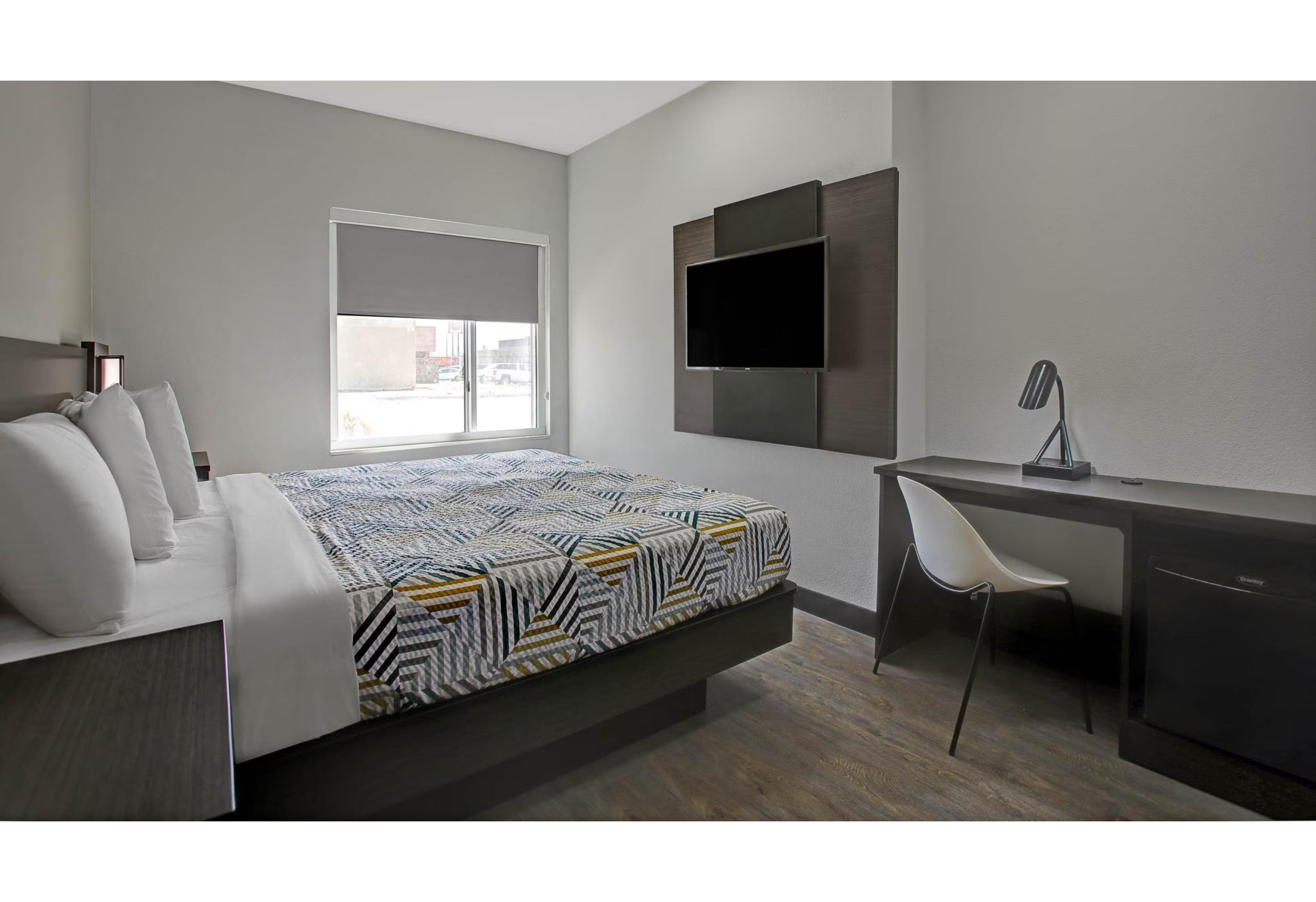 1 King Bed Non-Smoking, Mini Fridge، Motel6 Monahans, TX 5/7