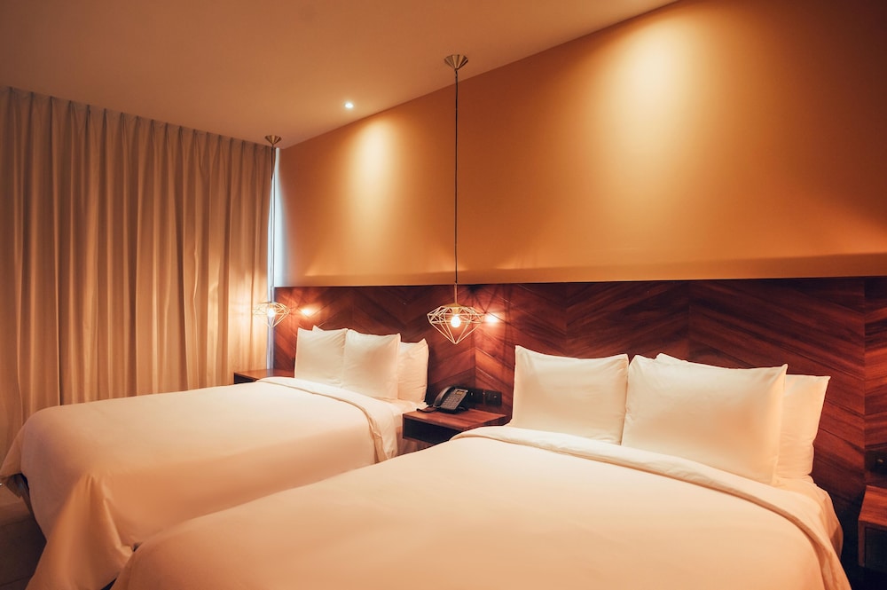 SUPERIOR, DOUBLE BED