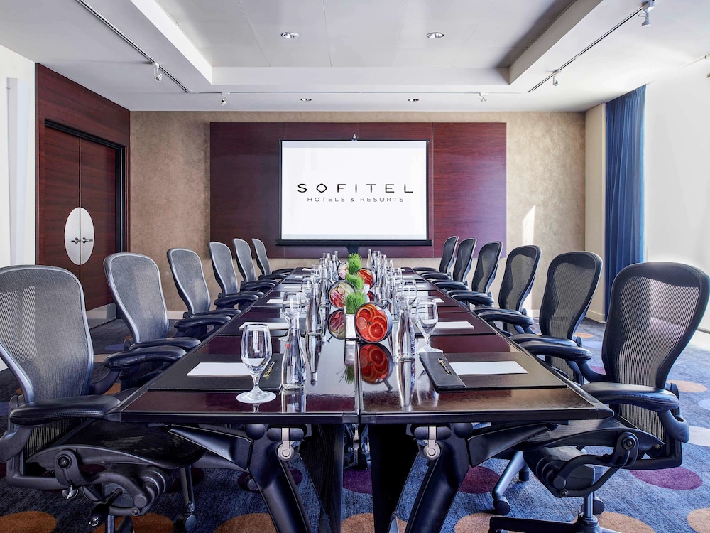Sofitel Chicago Magnificent Mile 37/50