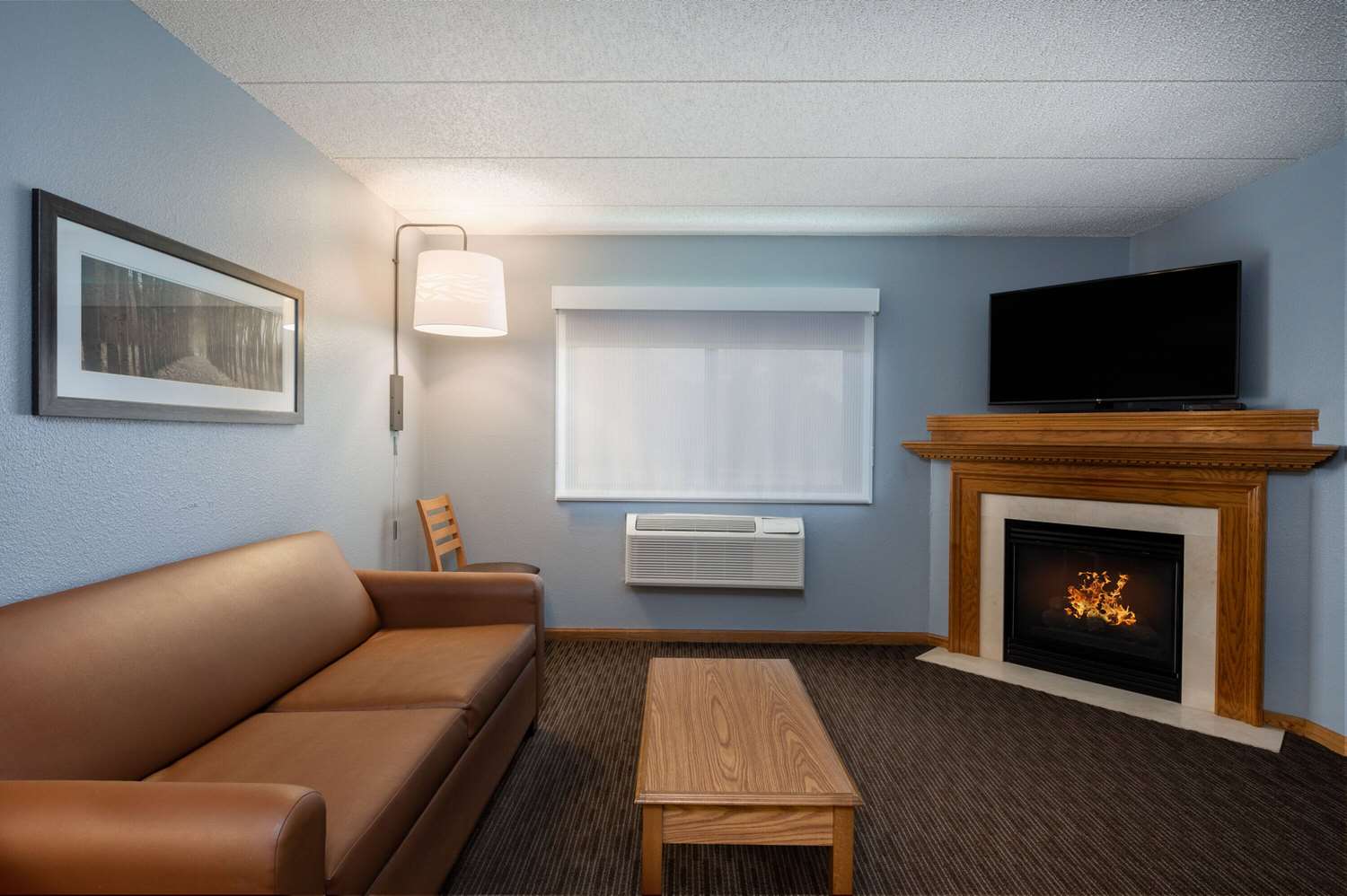 AmericInn by Wyndham Eau Claire 12/28