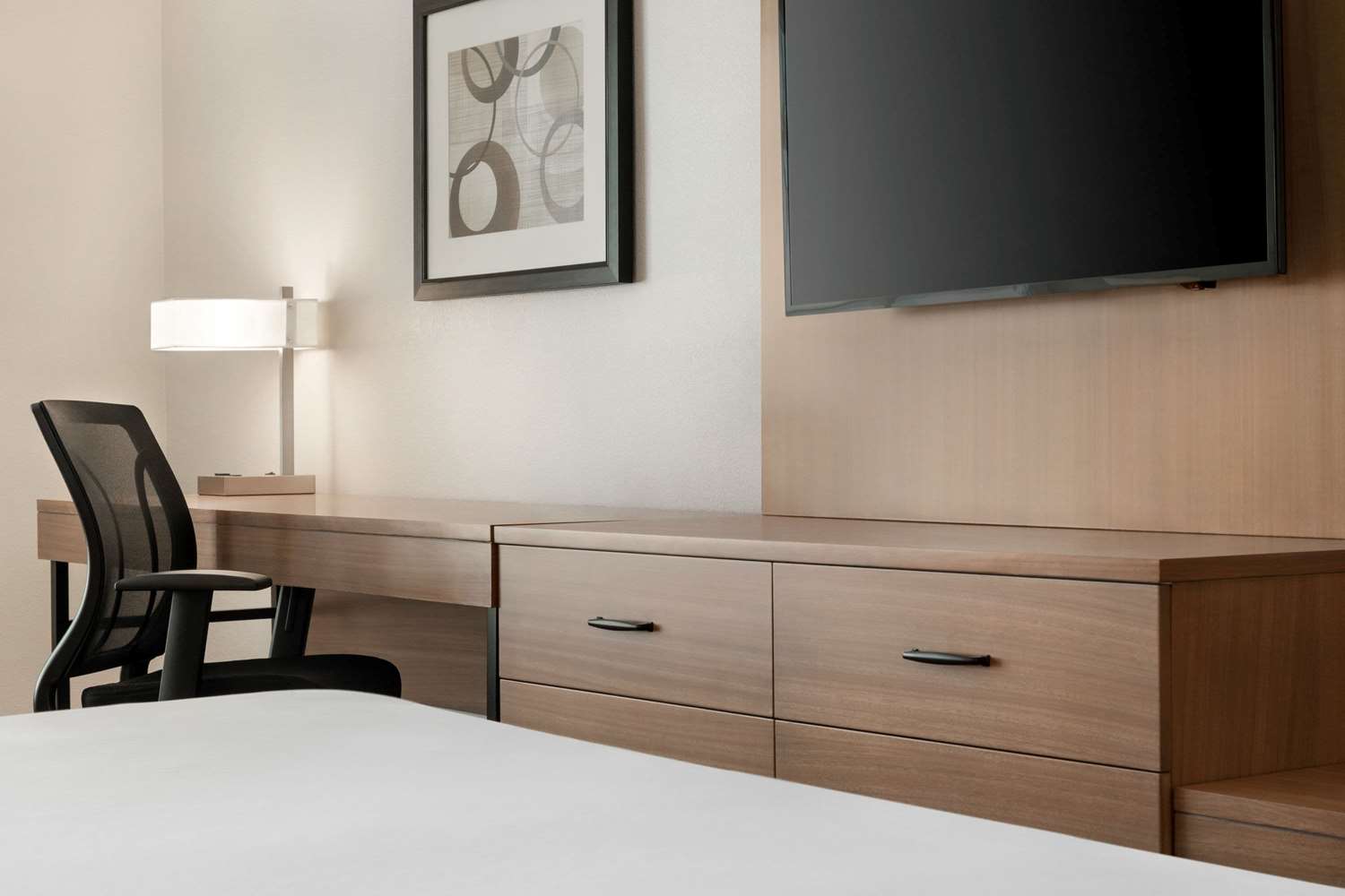 Wingate By Wyndham Cincinnati Blue Ash 22/28