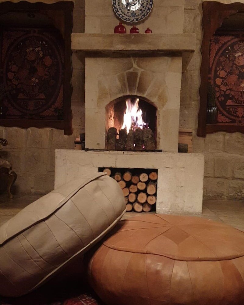 Sinasos Palace Cave Hotel 4/48