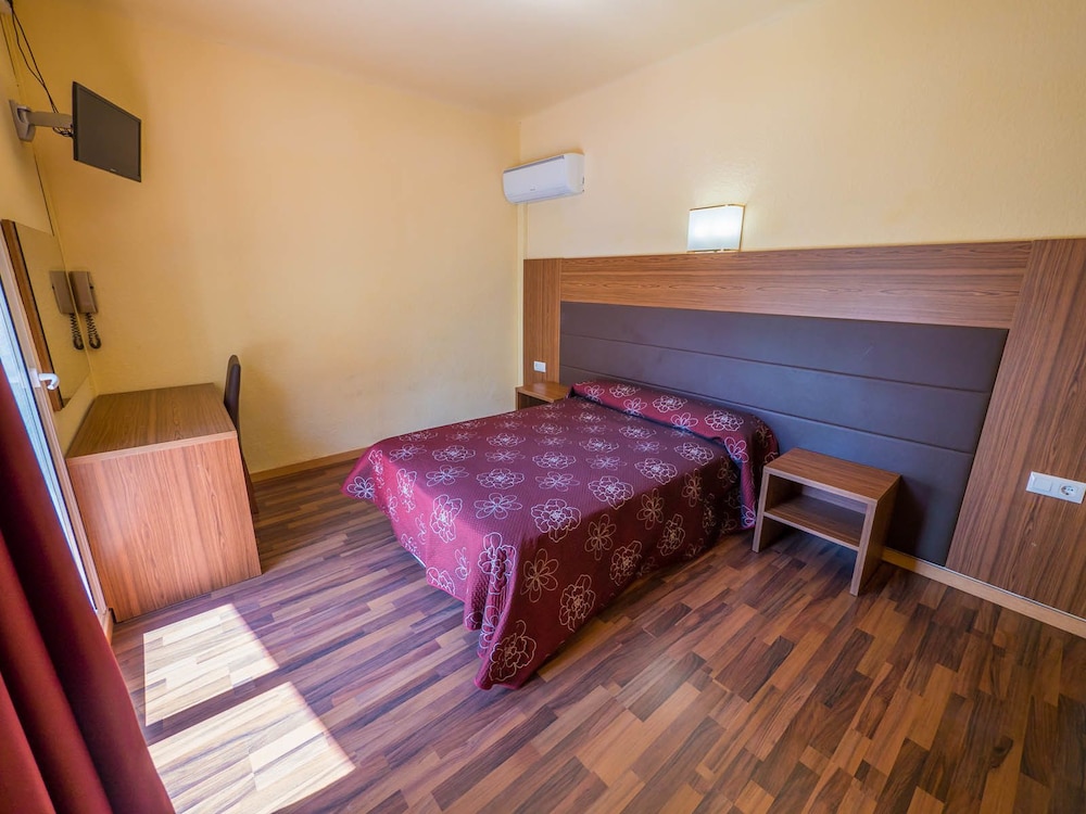 Golden Sand Hotel 12/47