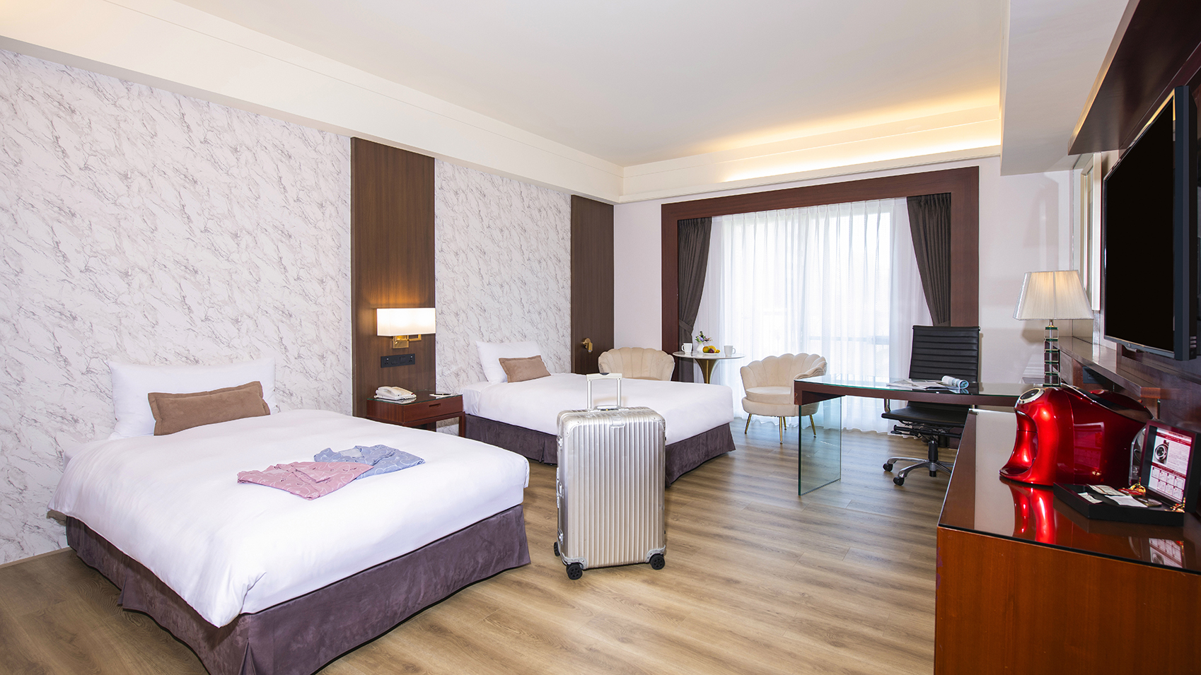 غرفة بسريرين منفصلين