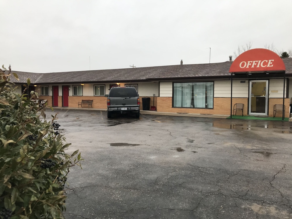 Motel Grand 2/56
