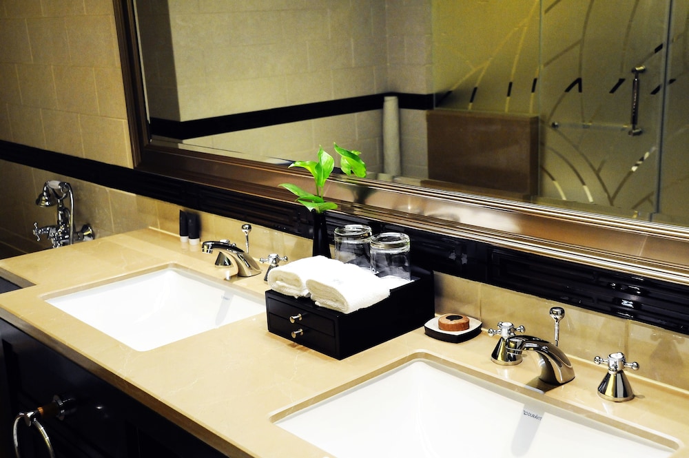 Paramount Gallery Hotel Shanghai 49/50