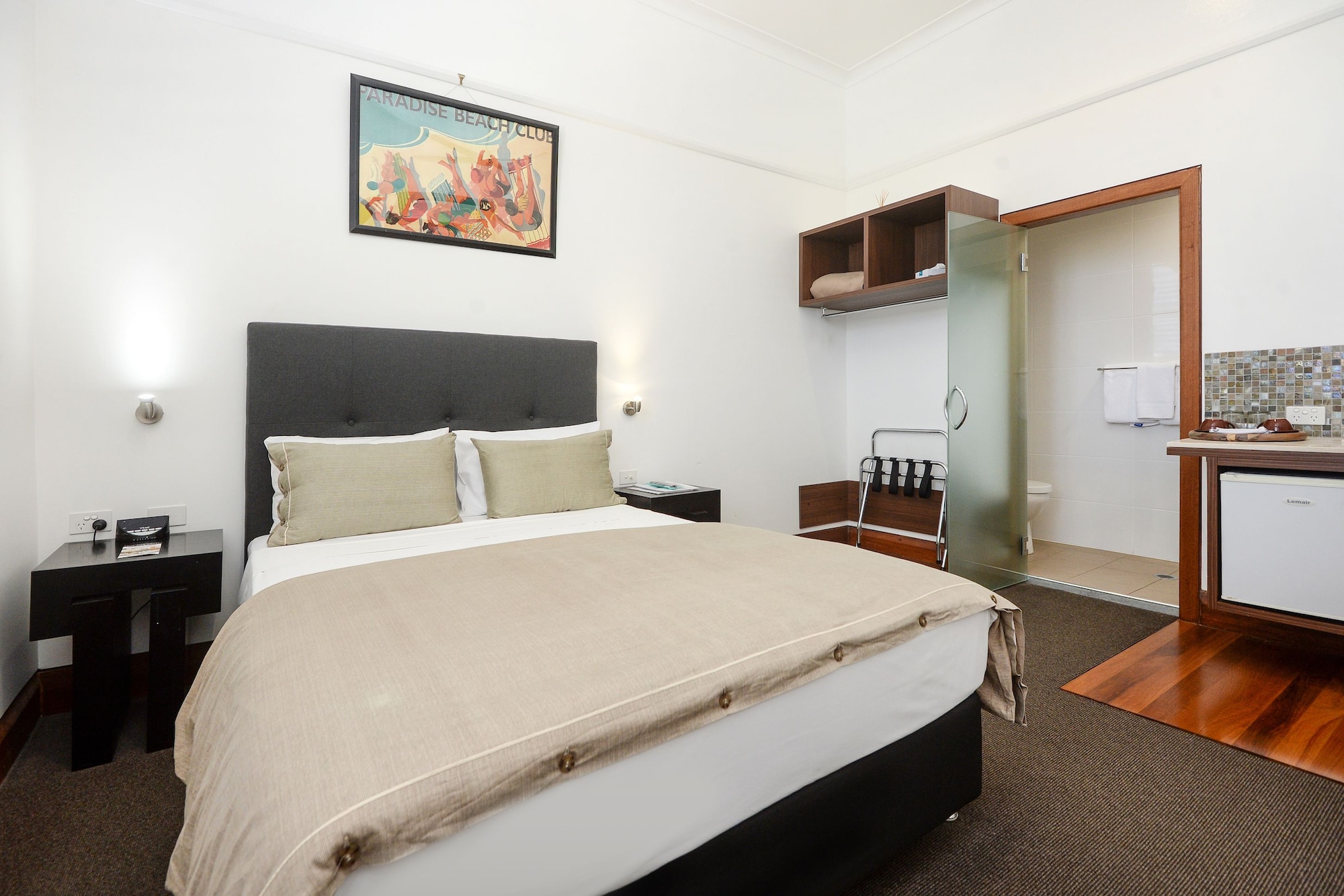 BOUTIQUE, DELUXE, QUEEN BED
