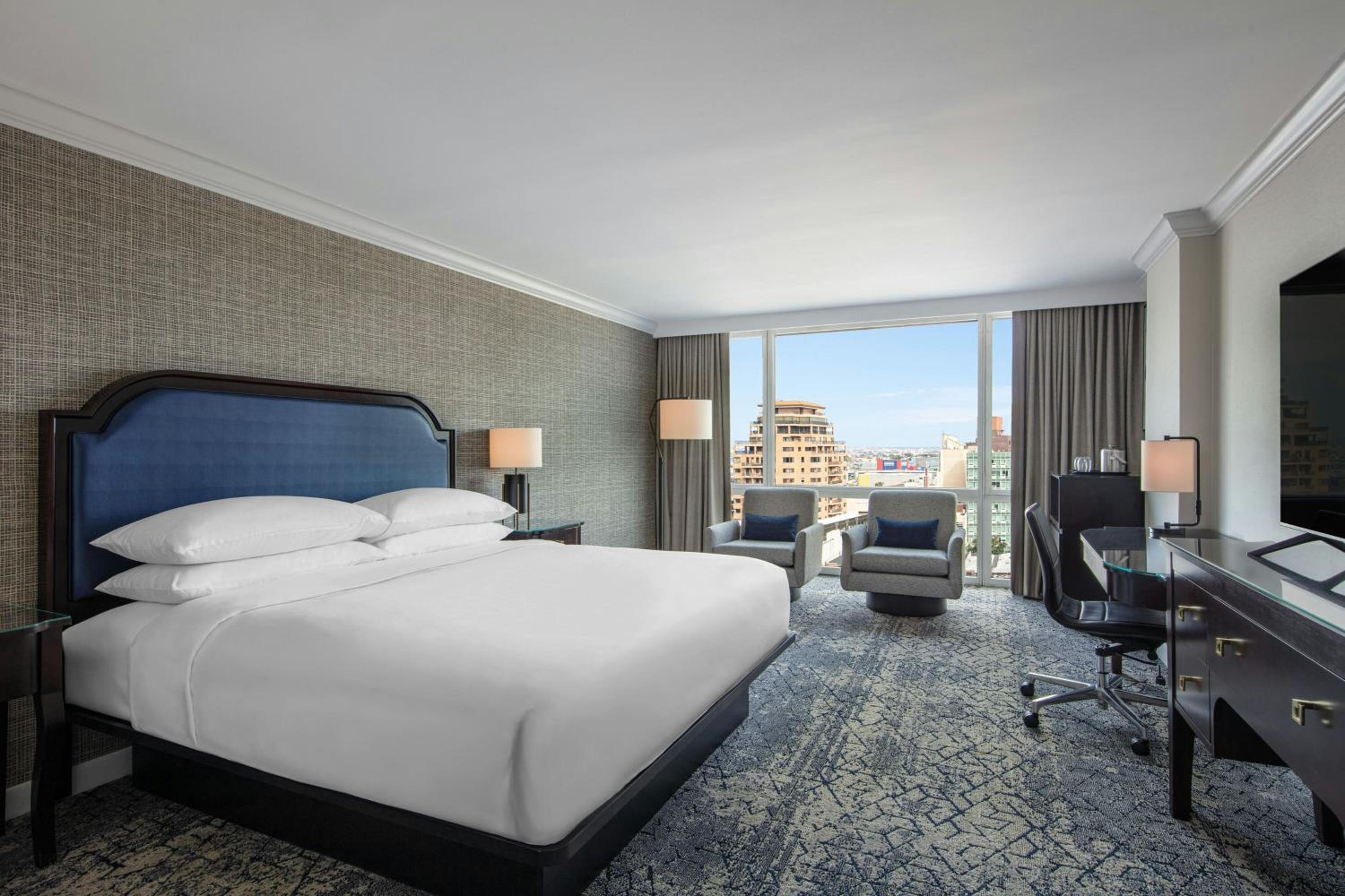 Room at Sheraton LaGuardia East Hotel, NEW YORK - NY