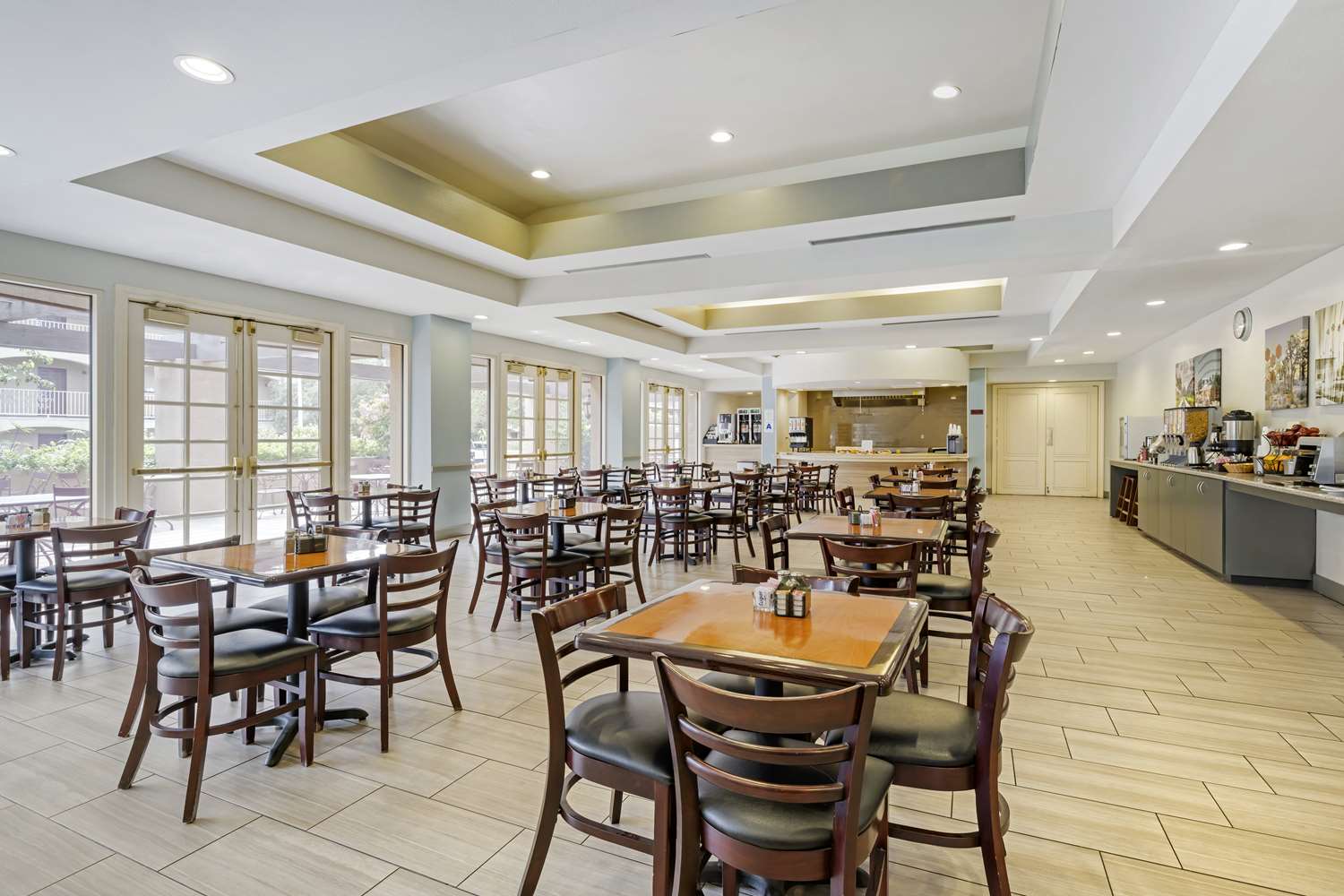 Best Western Plus Palm Desert Resort 30/43