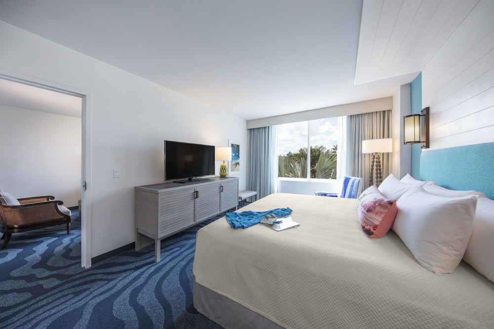SAPPHIRE, SUITE