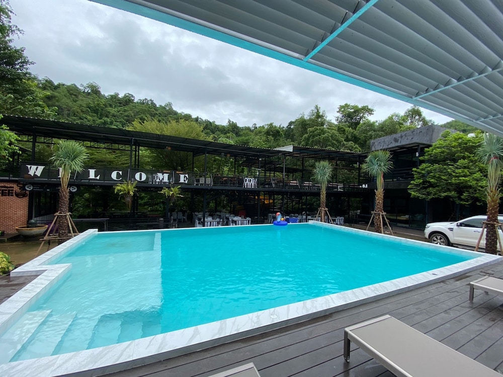 Natthapon Resort 49/76