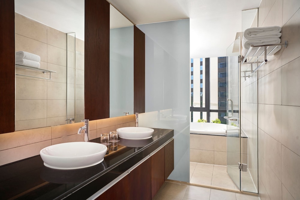Sheraton Hanoi West 70/71