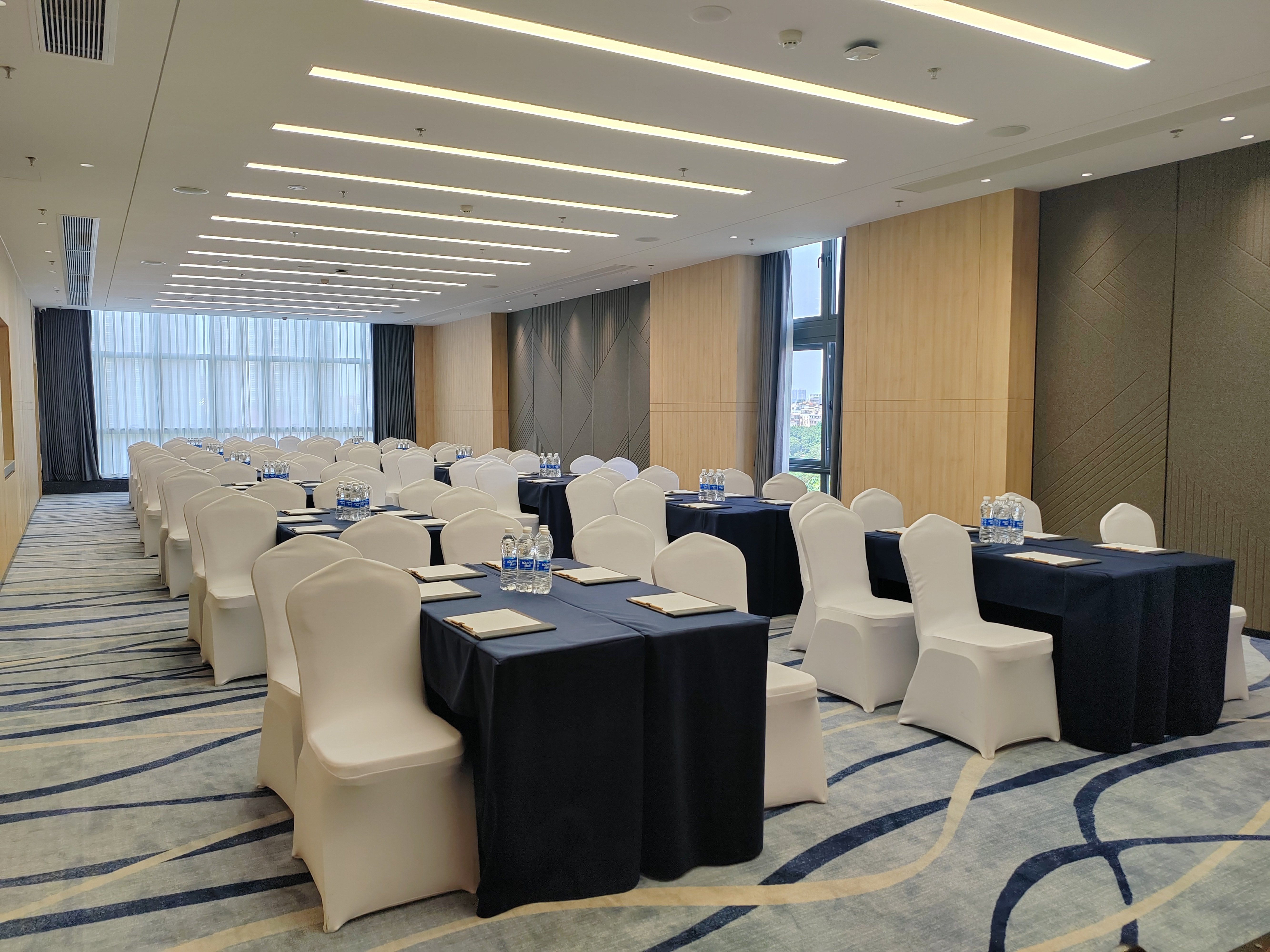 Holiday Inn Express Guangzhou Panyu Dashi 38/45
