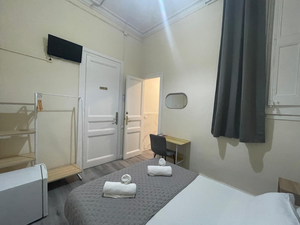 Hostal Balmes Centro 36/50