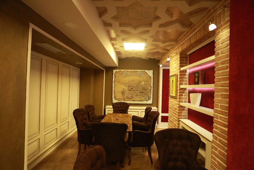 Hymeti's Palace 79/95