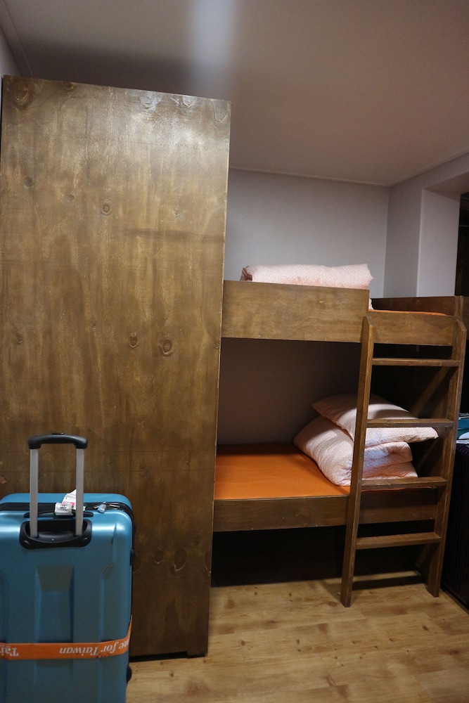 Zzzip Guest House 25/47
