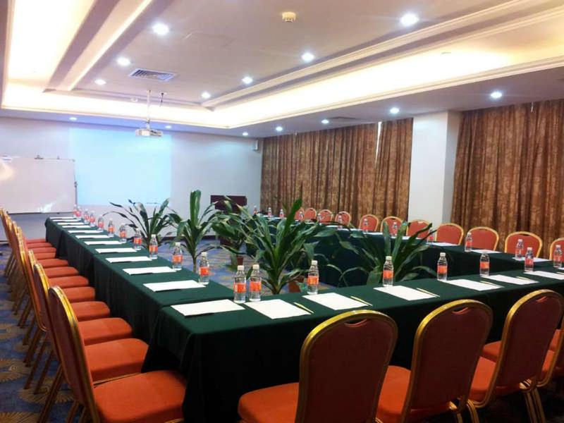 Vienna Hotel (Guangzhou Hanxi Changlong Park Branch) 45/51