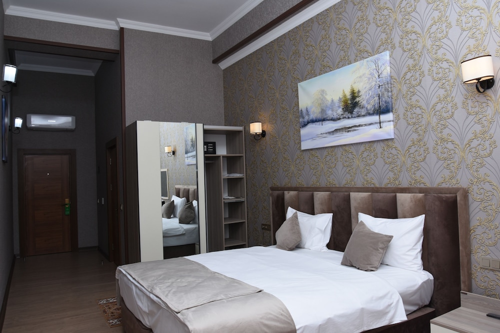 Nakhchivan Palace Hotel 12/25