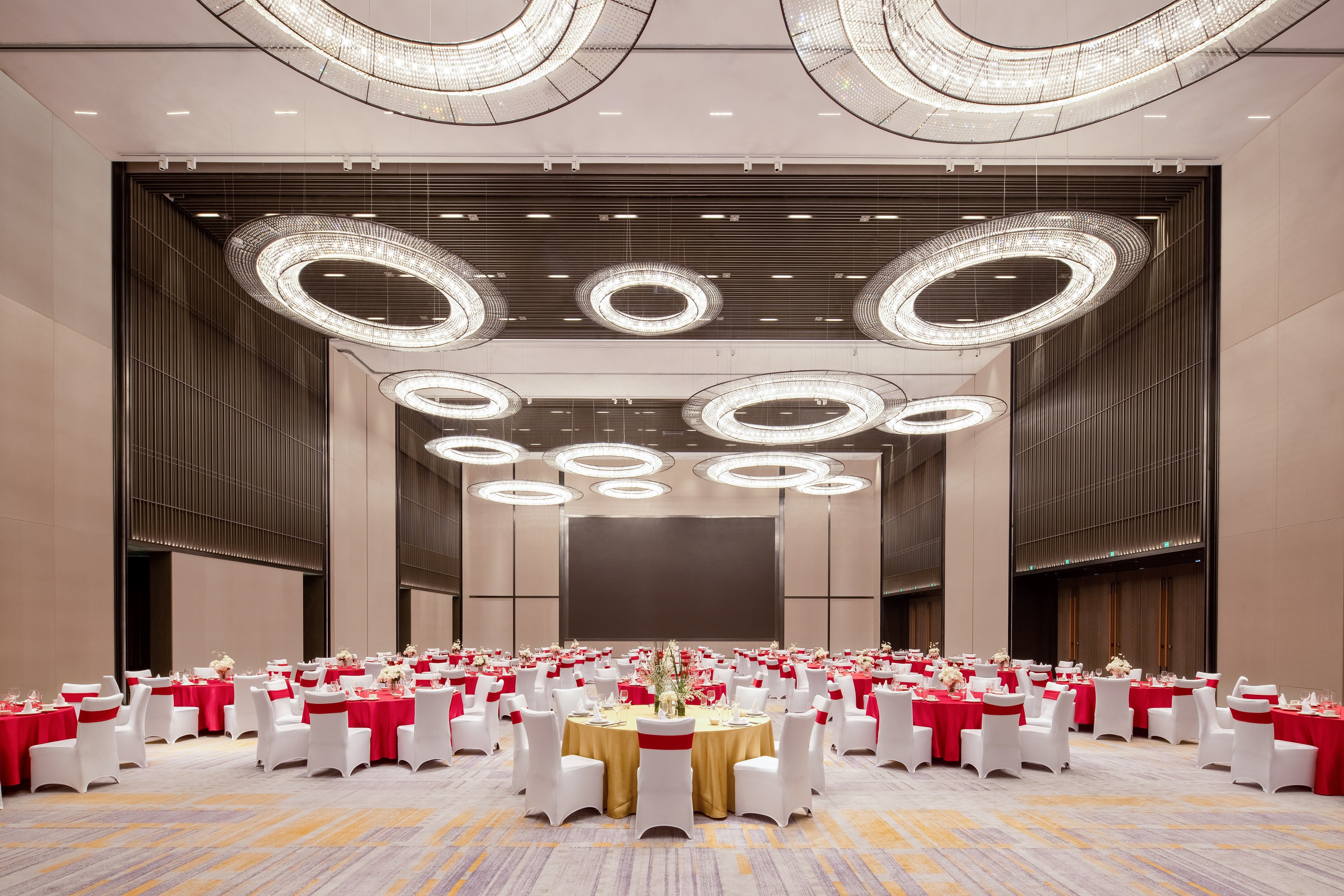 Holiday Inn and Suites Qingdao Jinshui 69/80
