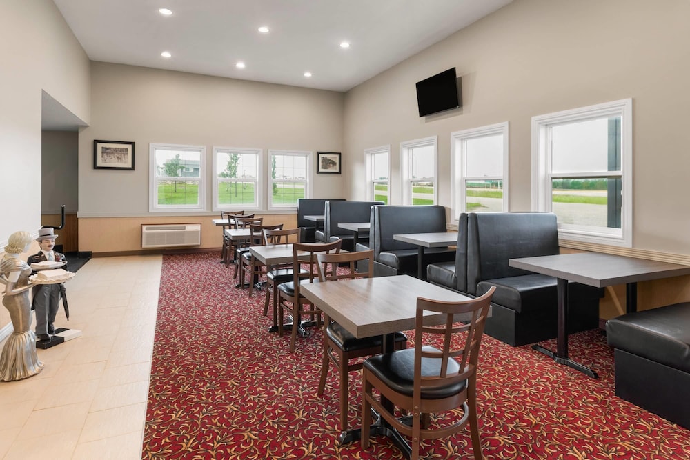 Travelodge by Wyndham Valleyview AB 40/51