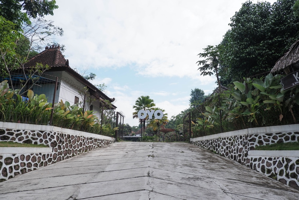 OYO 550 Kebon Krapyak Cottage Syariah 36/42