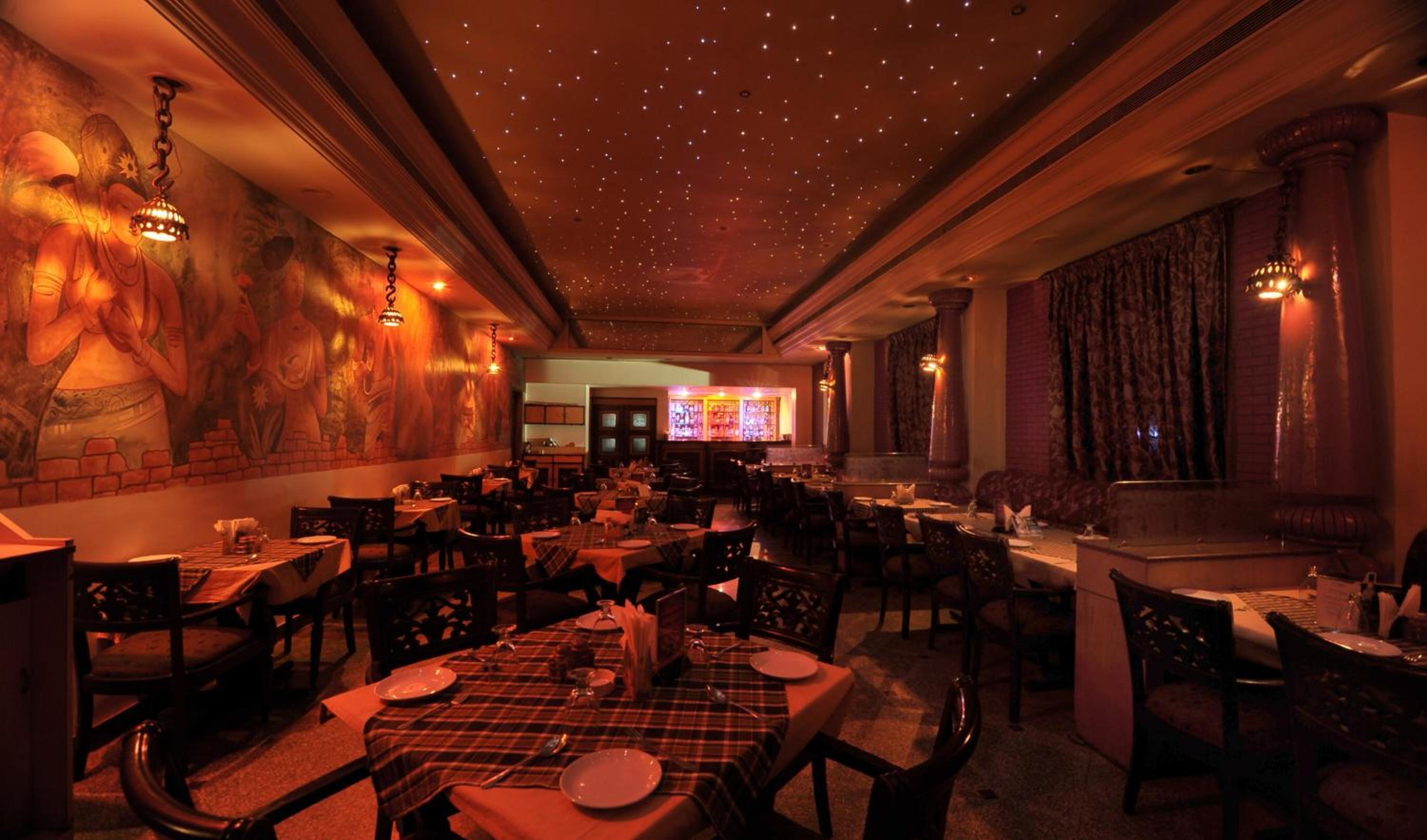 ROYAL FORT HOTEL 22/32