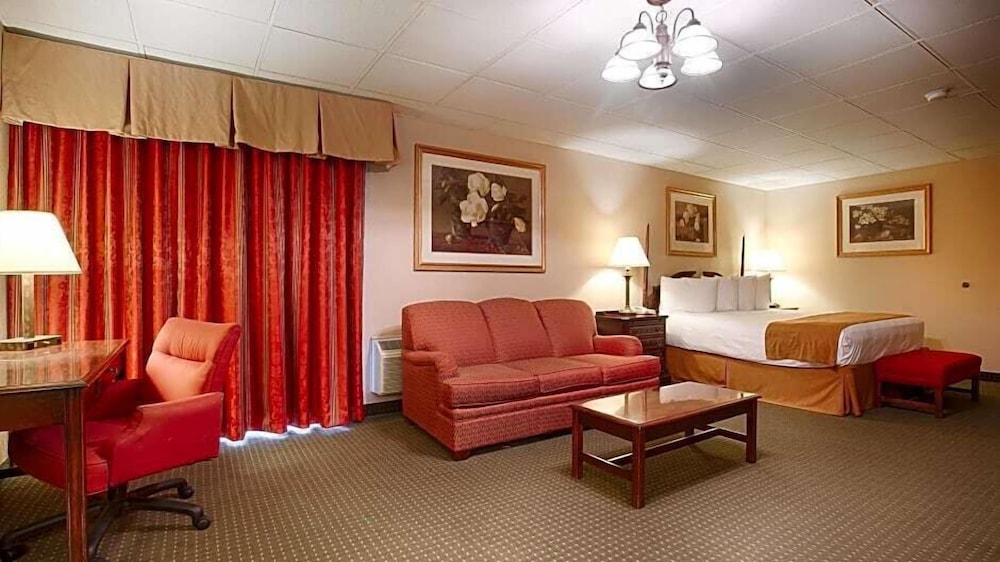 Rodeway Inn McPherson East 20/36