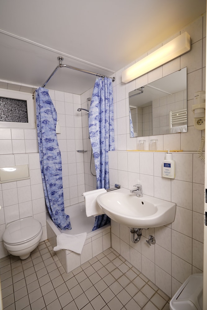 MD-RABE'S HOTEL KIEL 43/49