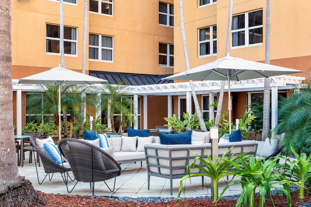 Courtyard By Marriott Miami Aventura Mall in AVENTURA - FL