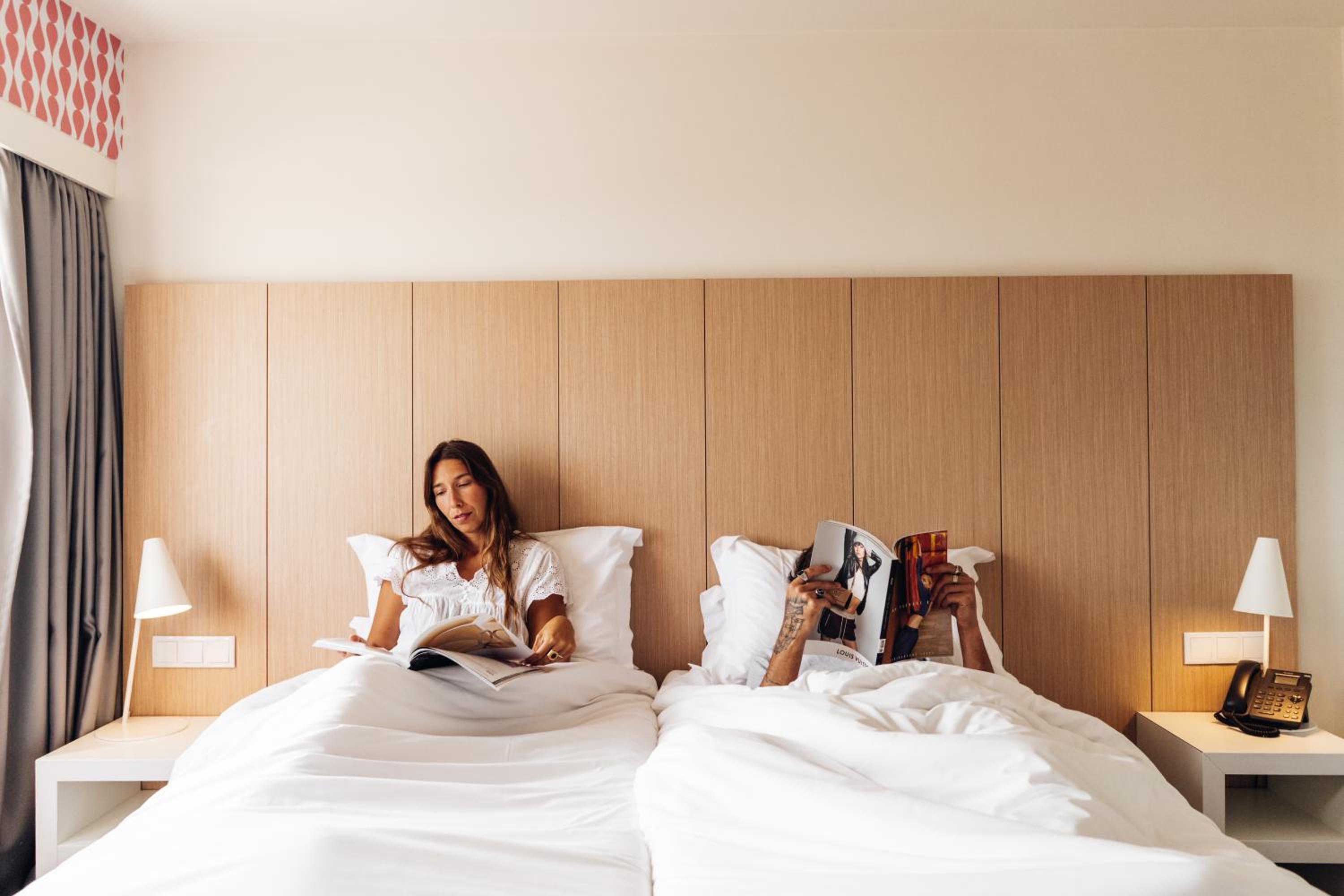ROOM, TWIN BEDS