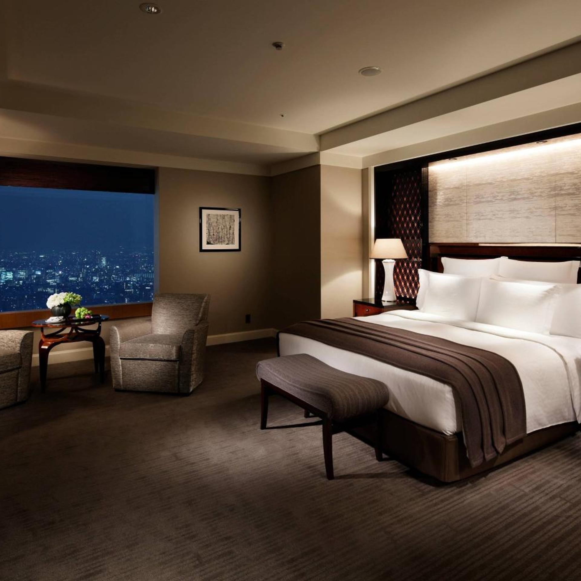Carlton, Suite