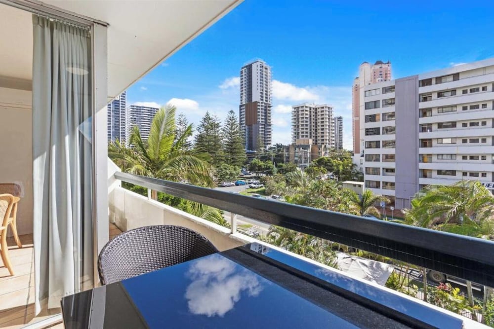 HI HO BEACH APARTMENTS 30/69