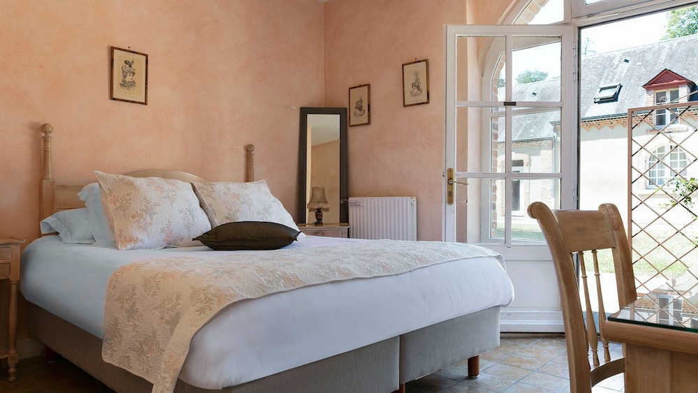 Chateau Les Muids 3/25