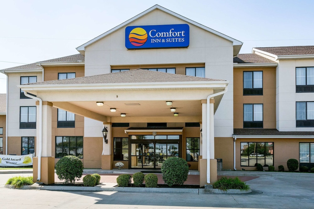 Comfort Inn & Suites Blytheville, AR 1/39