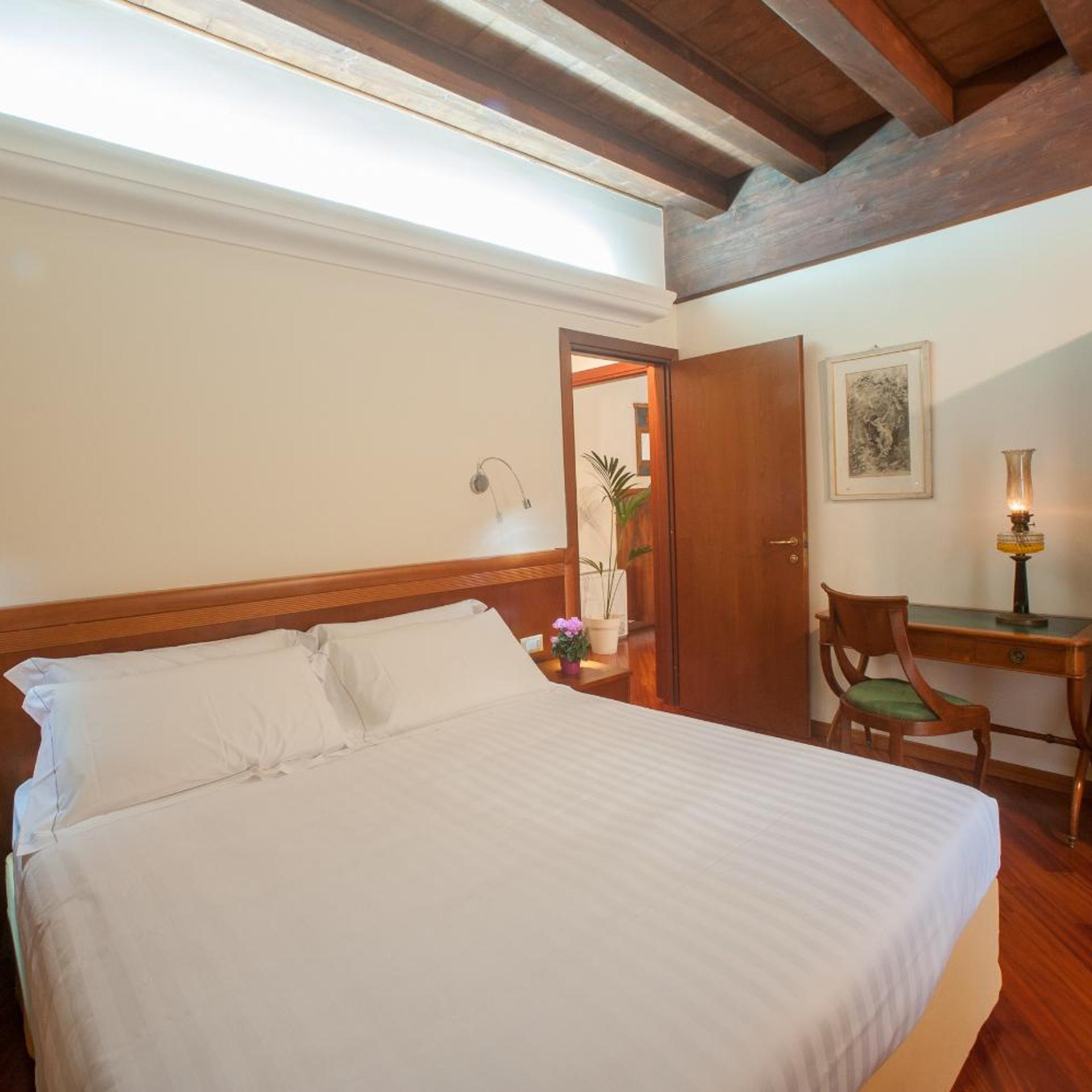 Suite, Terrace, Hotel Flora 3/10