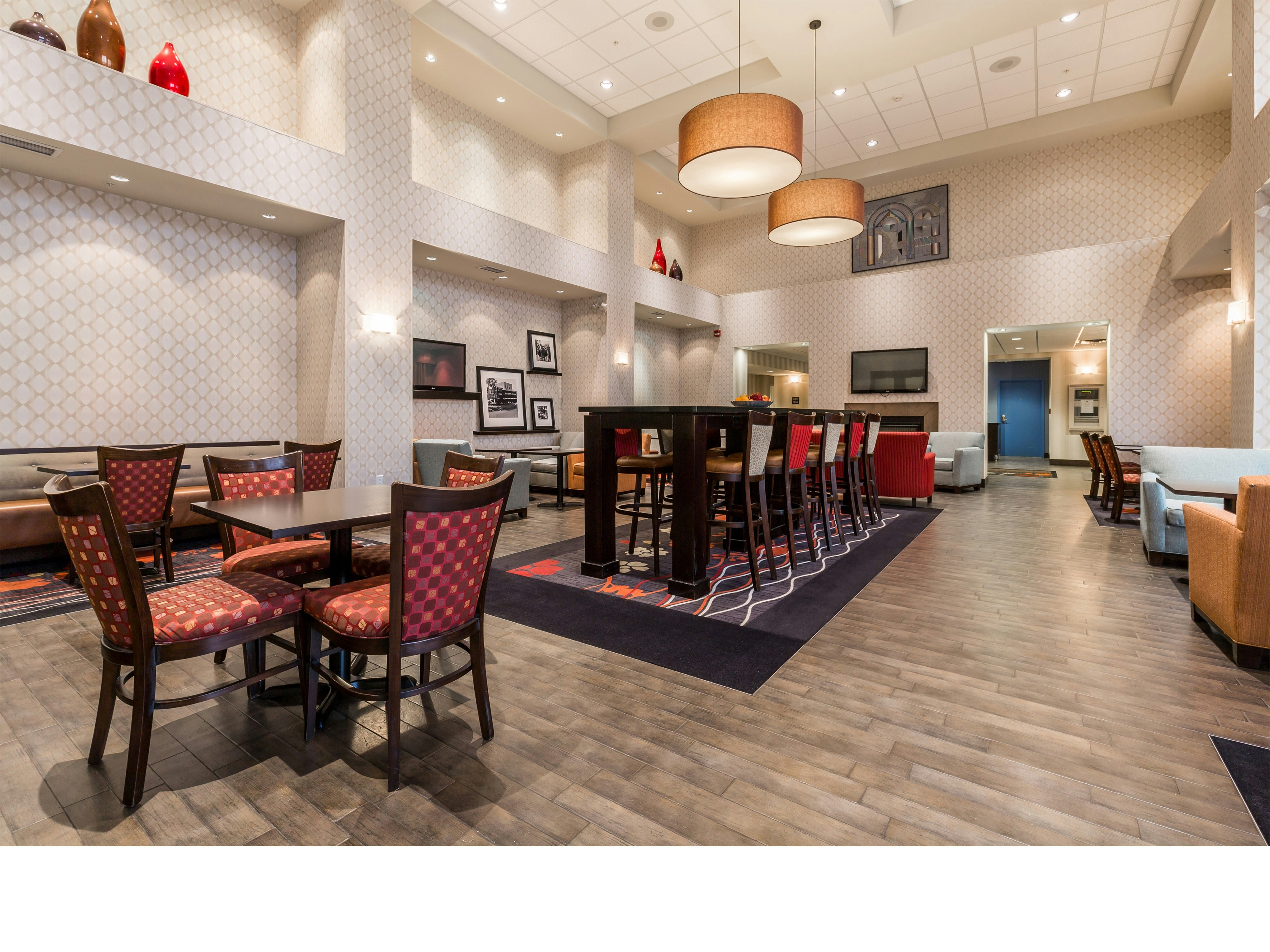 Hampton Inn and Suites by Hilton Lethbridge 14/18