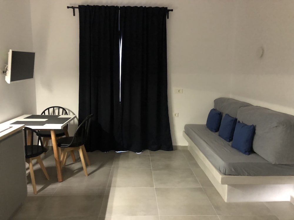 Dragonfly Villas 24/50