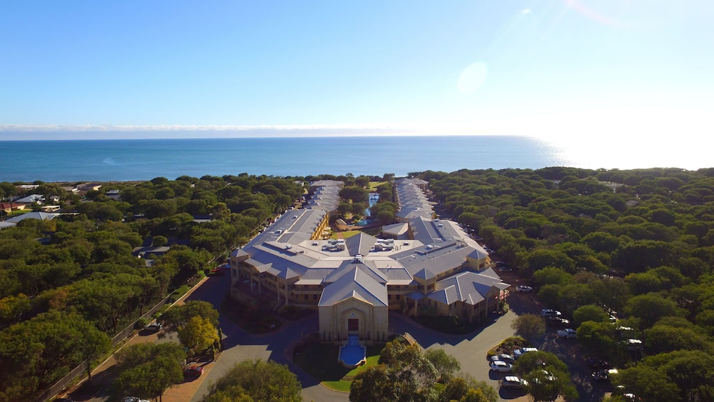 Abbey Beach Resort 25/34