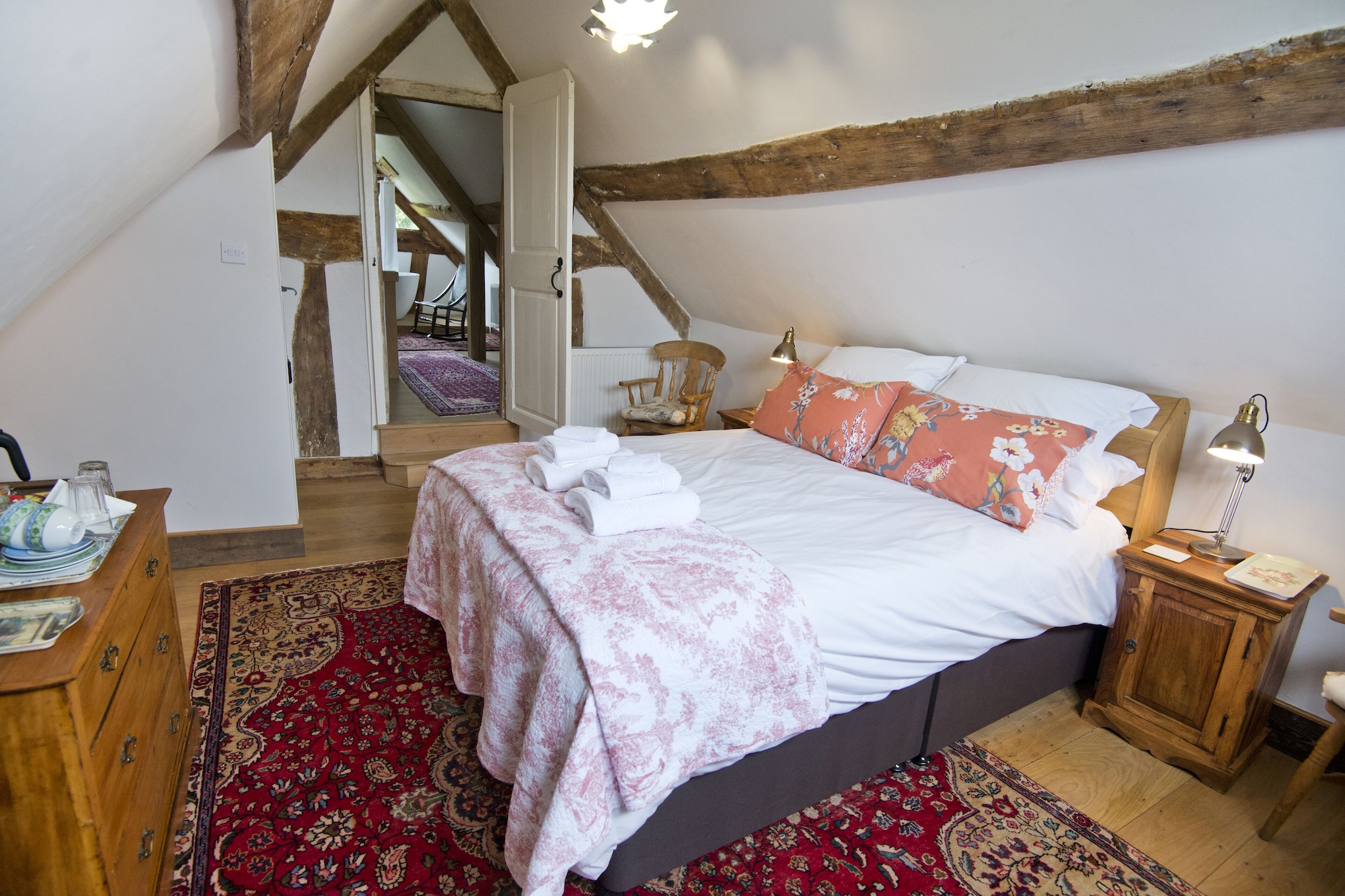 Standard, Single, Queen Bed, Valley View