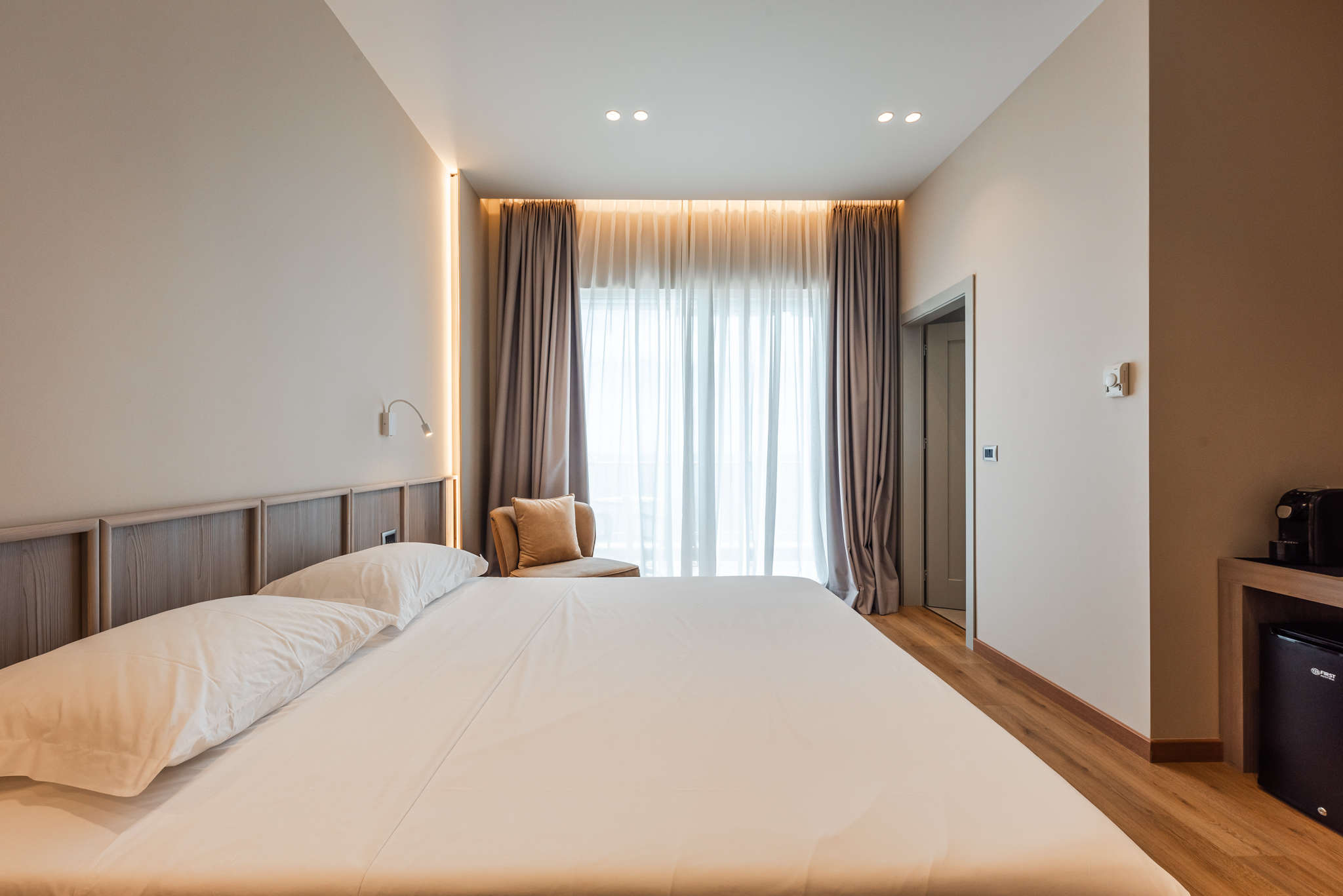 Double Deluxe Room Balcony and Sea View