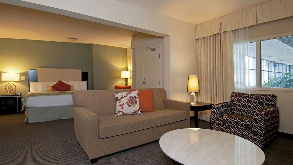 Coast Kamloops Hotel And Conference Centre 30/50