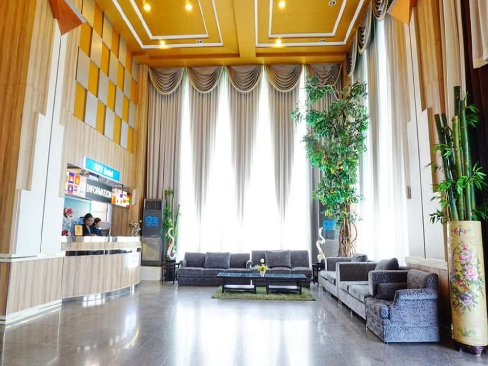 Bay Hotel Srinakarin 6/55