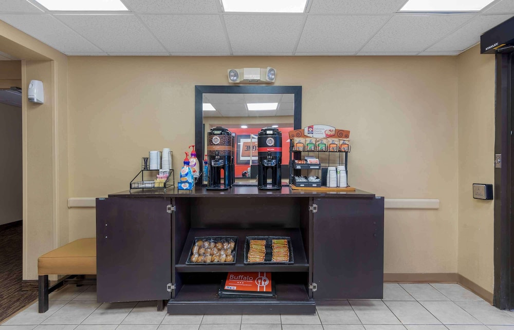 Studio 6 Corporate Extended Stay Amherst Buffalo NY 50/60