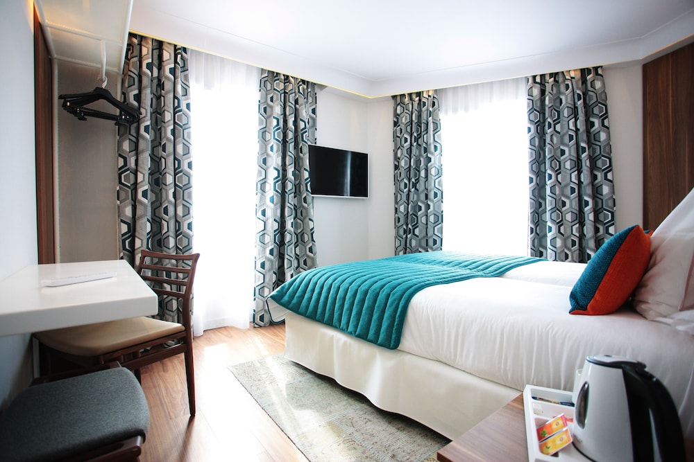Hotel Eiffel Turenne 22/54
