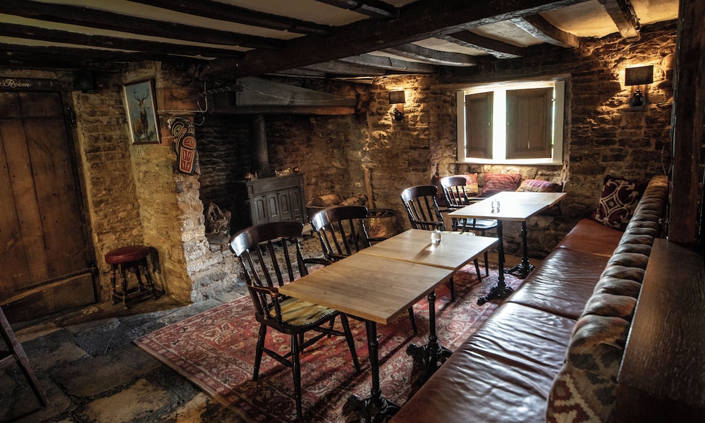 The White Horse Inn 44/62