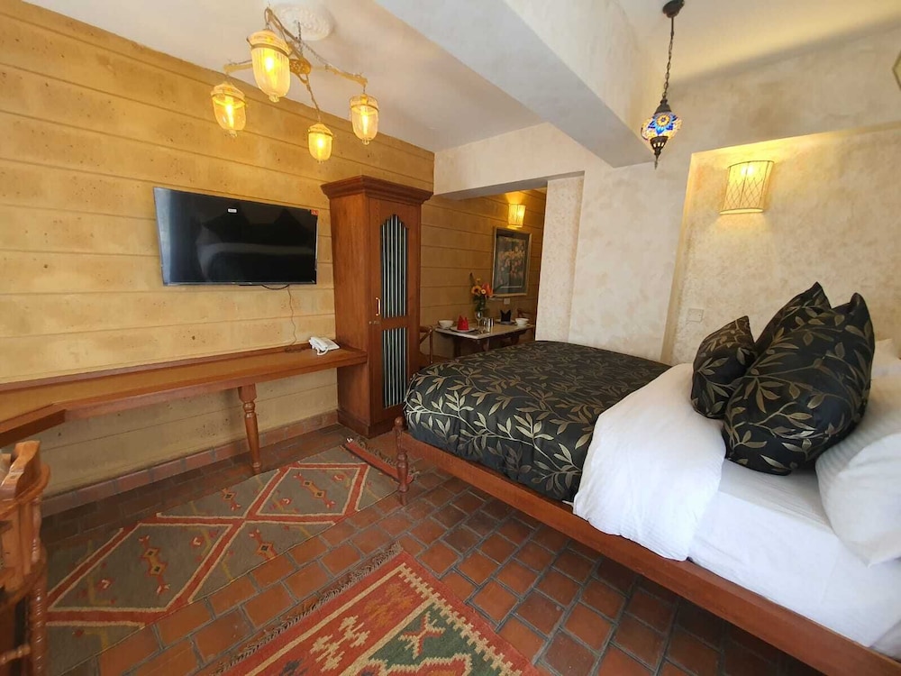 Woodmere Serviced Apartments 10/50