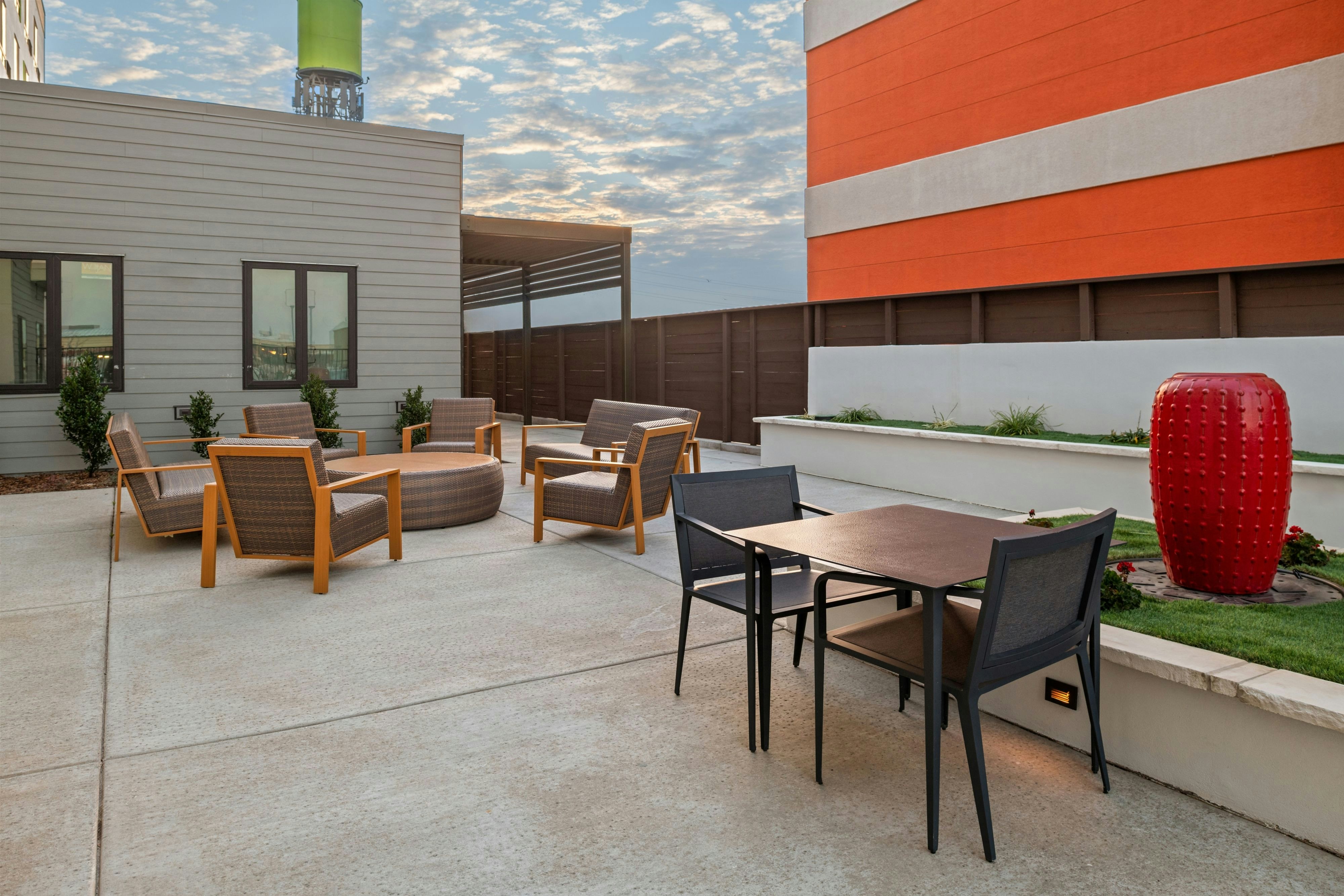 Courtyard By Marriott Woodland 8/19