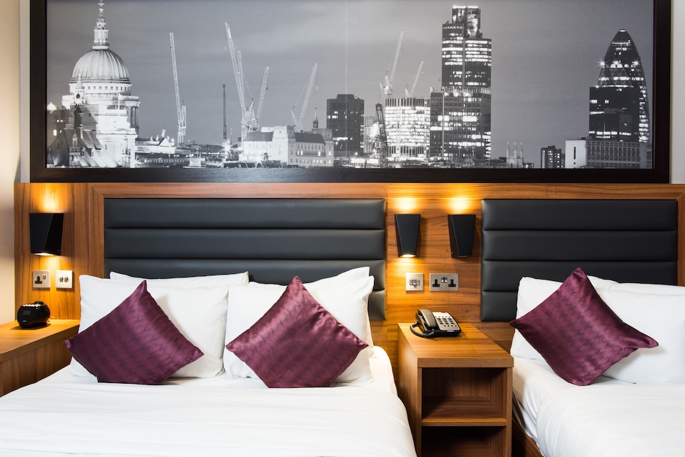 London Court Hotel 29/61