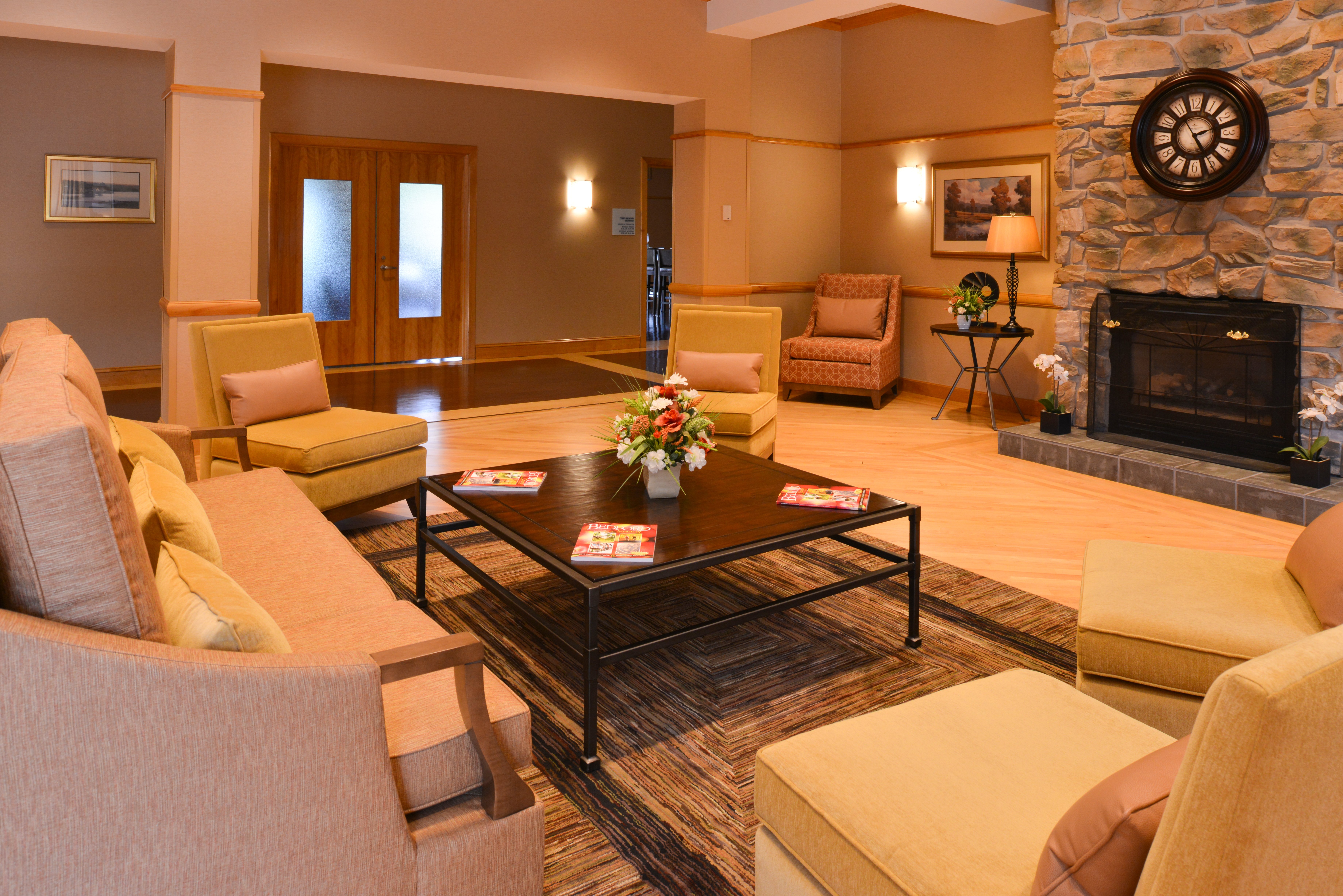 Holiday Inn Express Breezewood 49/67
